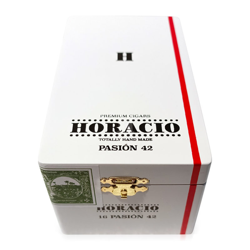 Horacio Pasión 42 box close
