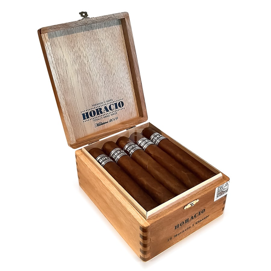 Horacio 1 box open angle